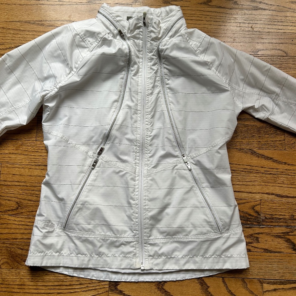Athleta white lite weight zip jacket